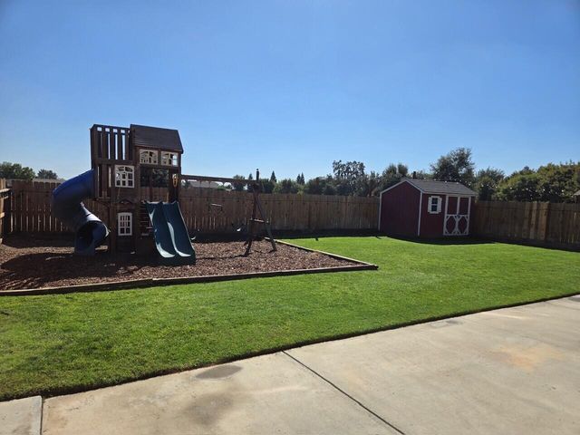 2223 E La Vida Avenue, Visalia, CA 93292