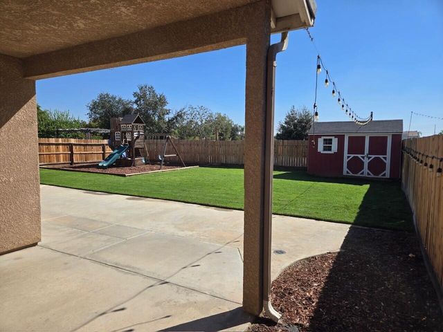 2223 E La Vida Avenue, Visalia, CA 93292