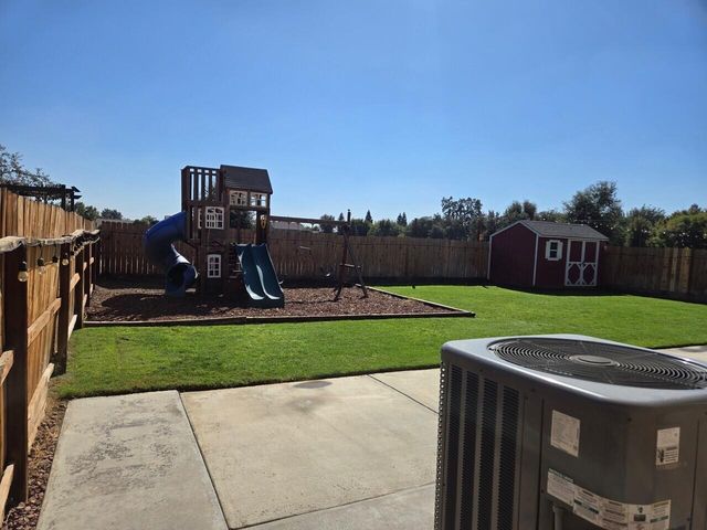2223 E La Vida Avenue, Visalia, CA 93292