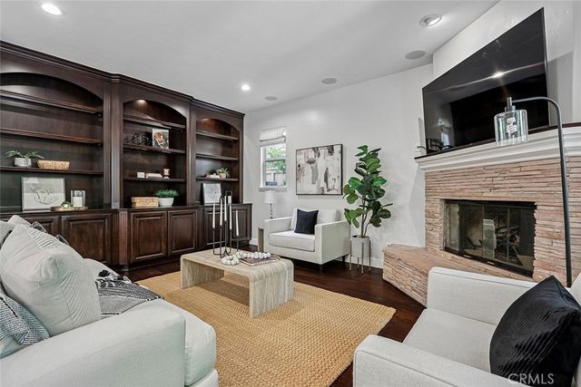 3005 N Poinsettia, Manhattan Beach, CA 90266