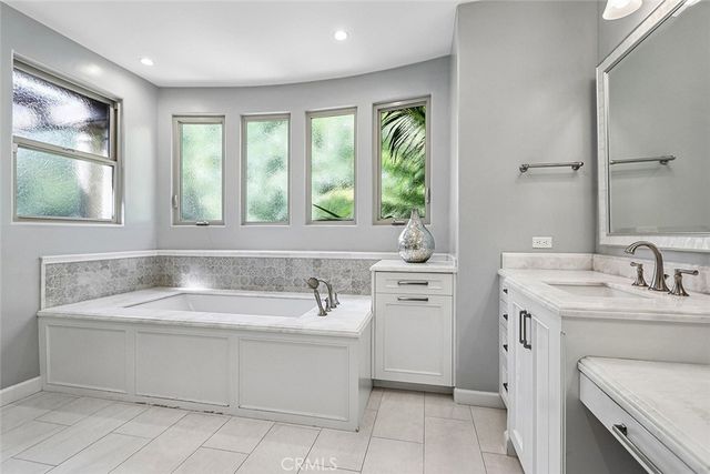 3005 N Poinsettia, Manhattan Beach, CA 90266