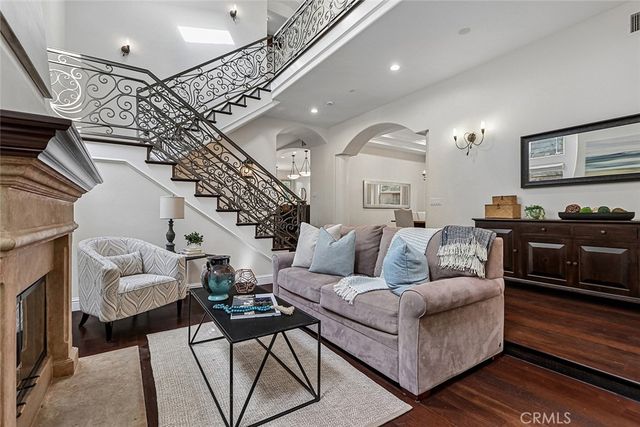 3005 N Poinsettia, Manhattan Beach, CA 90266