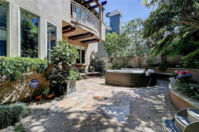 3005 N Poinsettia, Manhattan Beach, CA 90266