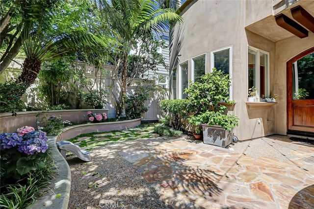 3005 N Poinsettia, Manhattan Beach, CA 90266