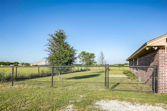 12370 Fm 2449, Ponder, TX 76259