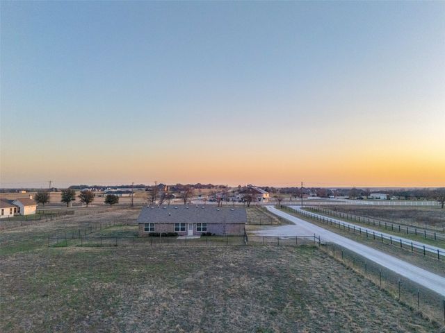 12370 Fm 2449, Ponder, TX 76259