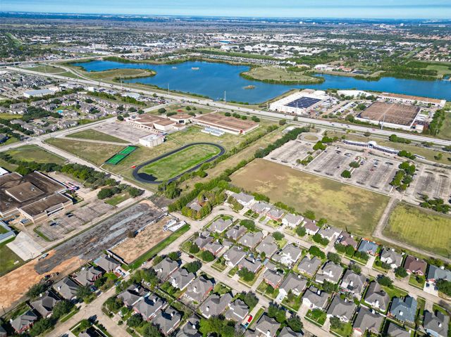 6702 Metro Blvd 9, Houston, TX 77083