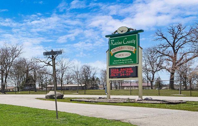 1046 58th ROAD, Union Grove, WI 53182