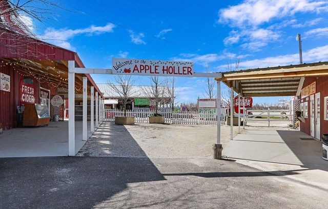 1046 58th ROAD, Union Grove, WI 53182