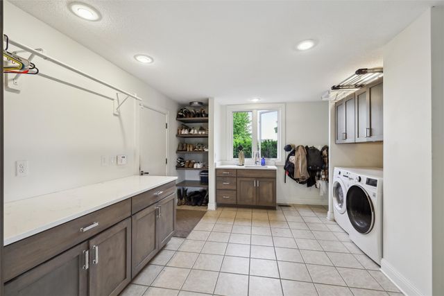 1080 NE 18th Street, Ankeny, IA 50021