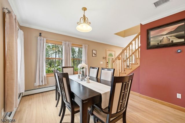 219 Snake Den Rd, Bloomingdale Boro, NJ 07465