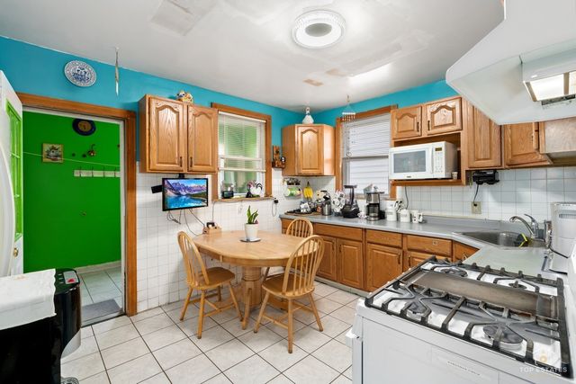 4019 N Bernard Street, Chicago, IL 60618