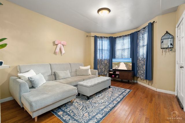 4019 N Bernard Street, Chicago, IL 60618