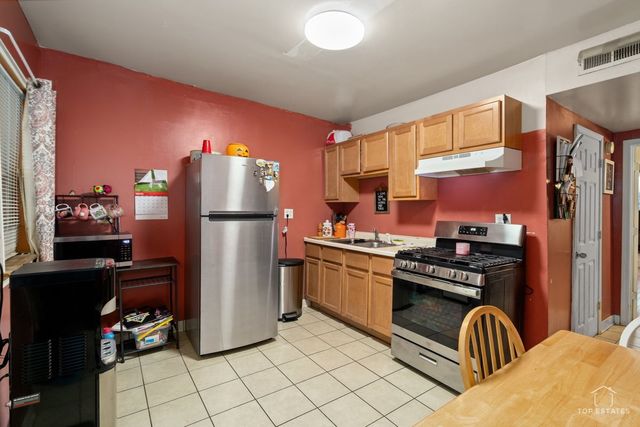4019 N Bernard Street, Chicago, IL 60618