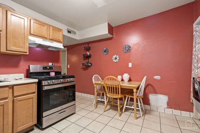 4019 N Bernard Street, Chicago, IL 60618