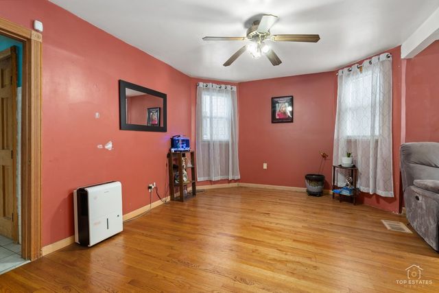4019 N Bernard Street, Chicago, IL 60618