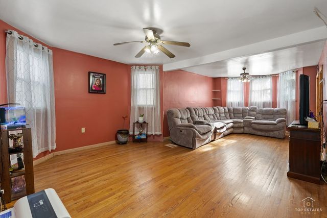 4019 N Bernard Street, Chicago, IL 60618