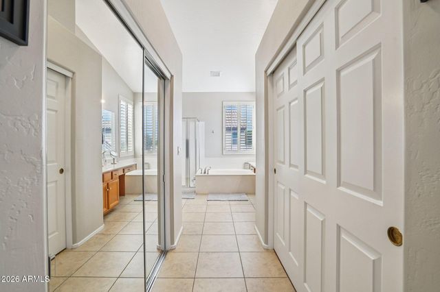 1621 W SOUTH FORK Drive, Phoenix, AZ 85045