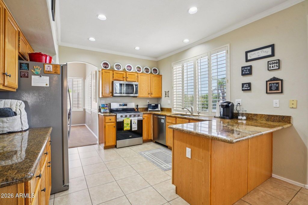 Image 13 of property listing at 1621 W SOUTH FORK Drive, Phoenix, AZ 85045