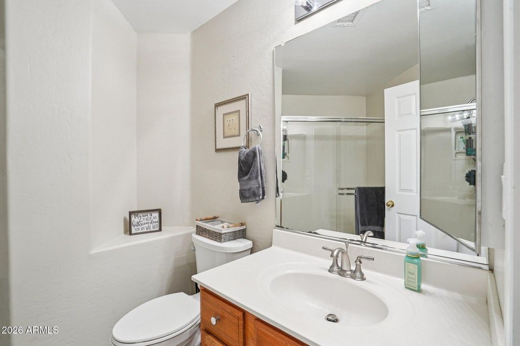 Image 17 of property listing at 1621 W SOUTH FORK Drive, Phoenix, AZ 85045