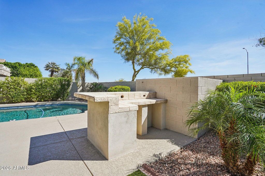 Image 36 of property listing at 1621 W SOUTH FORK Drive, Phoenix, AZ 85045