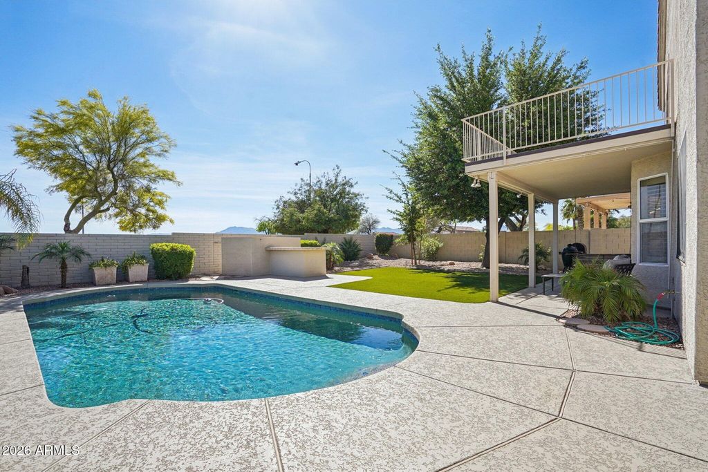 Image 38 of property listing at 1621 W SOUTH FORK Drive, Phoenix, AZ 85045