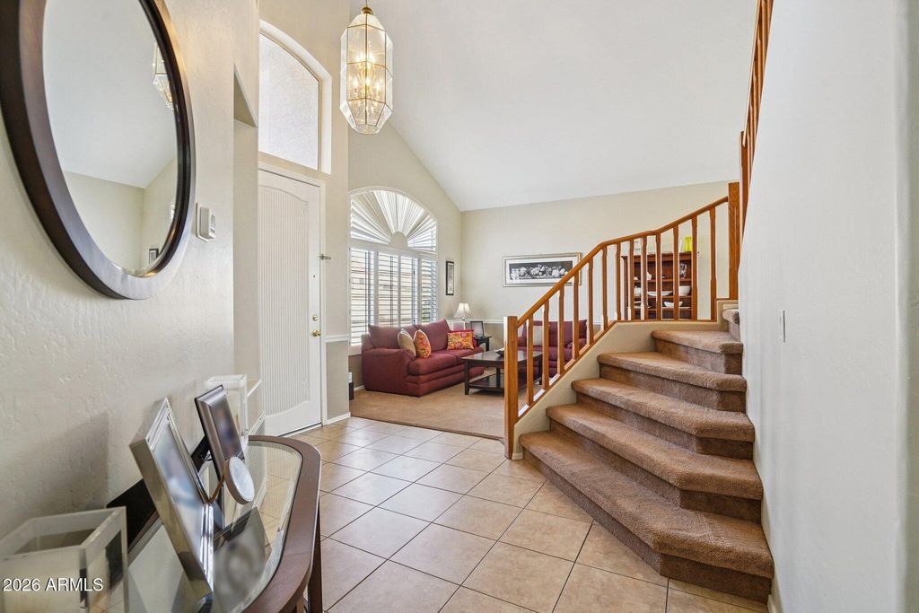 Image 4 of property listing at 1621 W SOUTH FORK Drive, Phoenix, AZ 85045