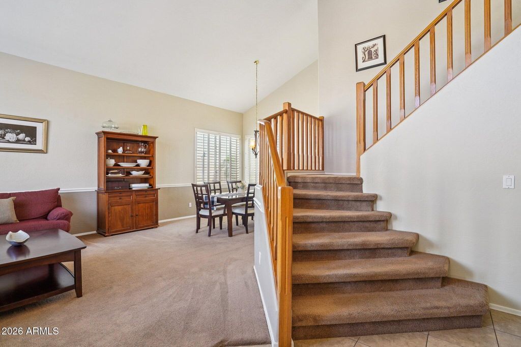 Image 5 of property listing at 1621 W SOUTH FORK Drive, Phoenix, AZ 85045