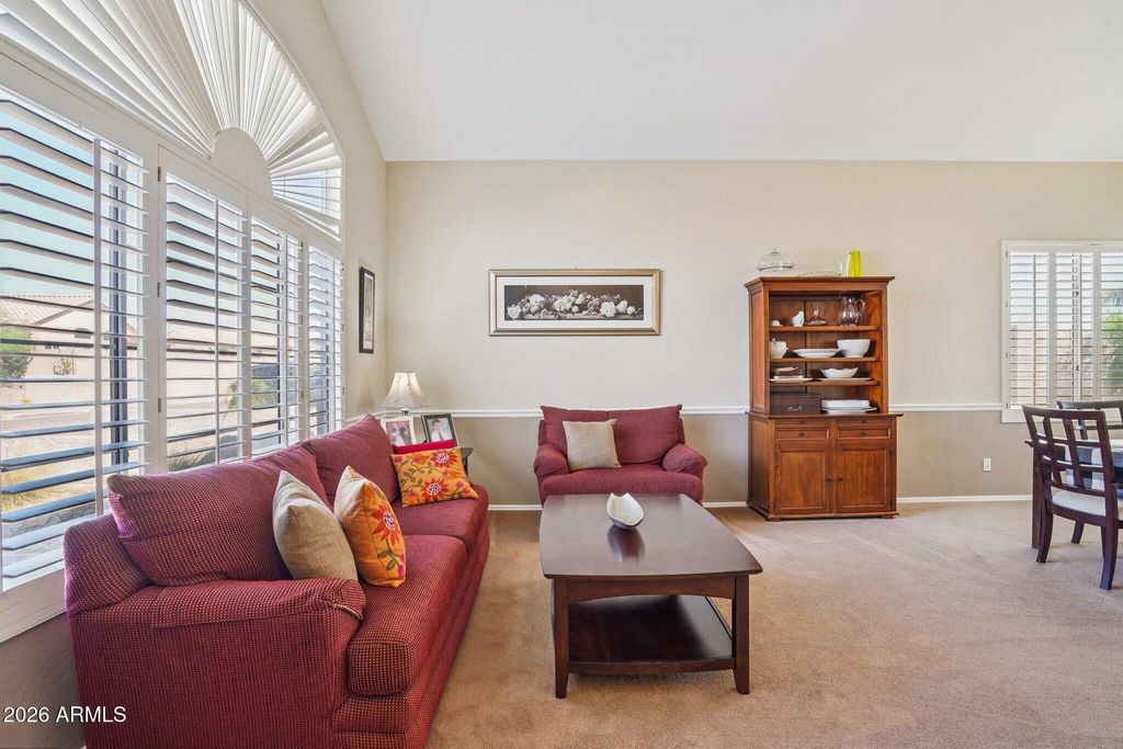 Image 6 of property listing at 1621 W SOUTH FORK Drive, Phoenix, AZ 85045