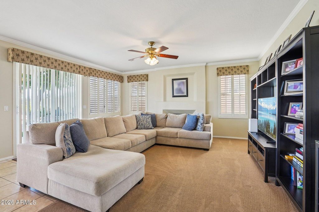 Image 8 of property listing at 1621 W SOUTH FORK Drive, Phoenix, AZ 85045