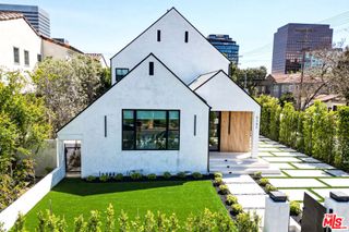 6380 Lindenhurst Avenue, Los Angeles, CA 90048