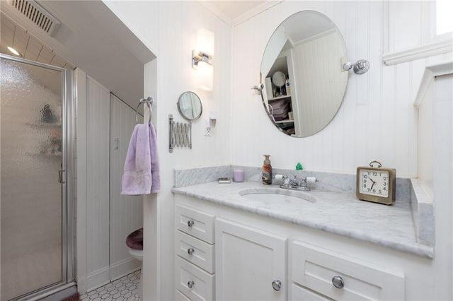 6404 McGee Street, Kansas City, MO 64113