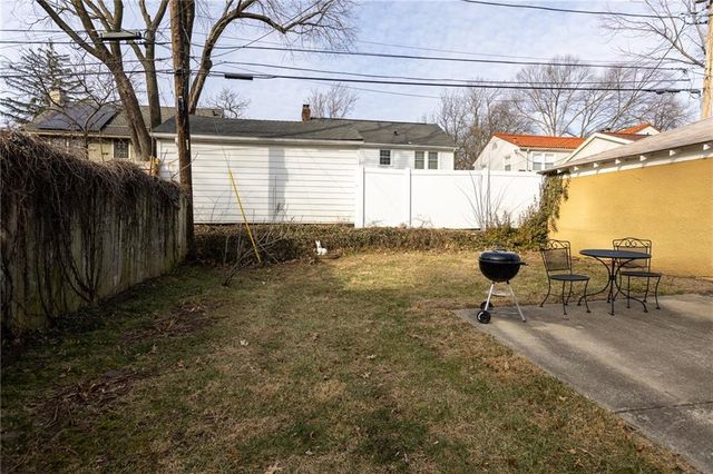 6404 McGee Street, Kansas City, MO 64113