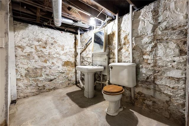 6404 McGee Street, Kansas City, MO 64113