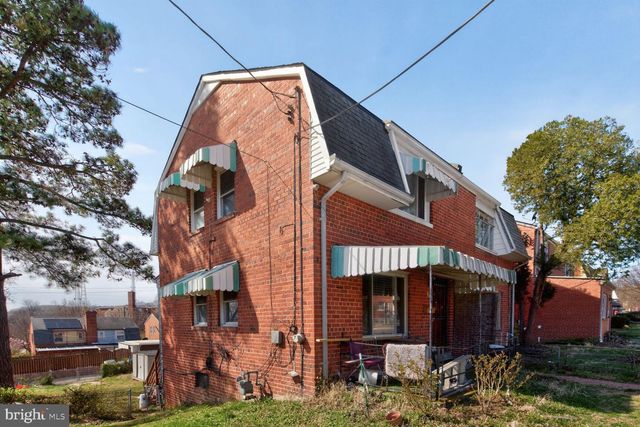 251 NICHOLSON ST NE, Washington, DC 20011