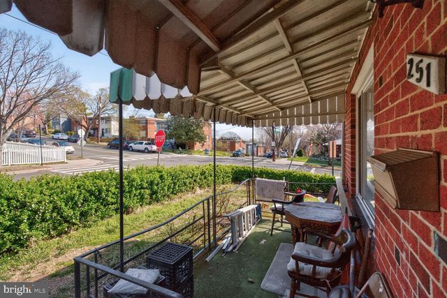 251 NICHOLSON ST NE, Washington, DC 20011