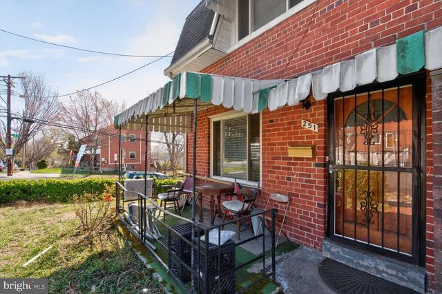 251 NICHOLSON ST NE, Washington, DC 20011