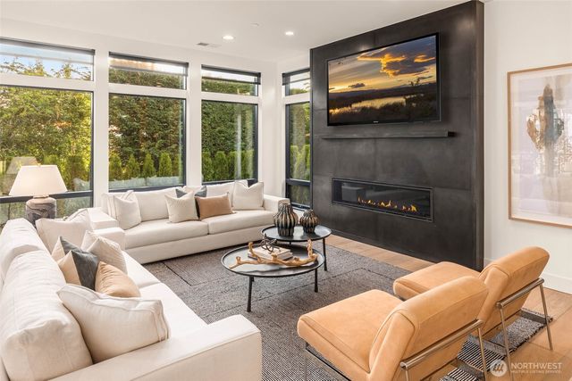 721 2nd Street S, Kirkland, WA 98033