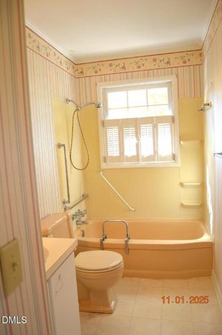 102 E Stevens Street, Smithfield, NC 27577