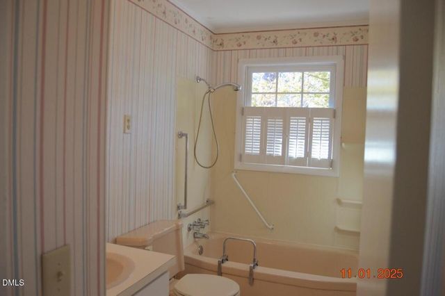 102 E Stevens Street, Smithfield, NC 27577