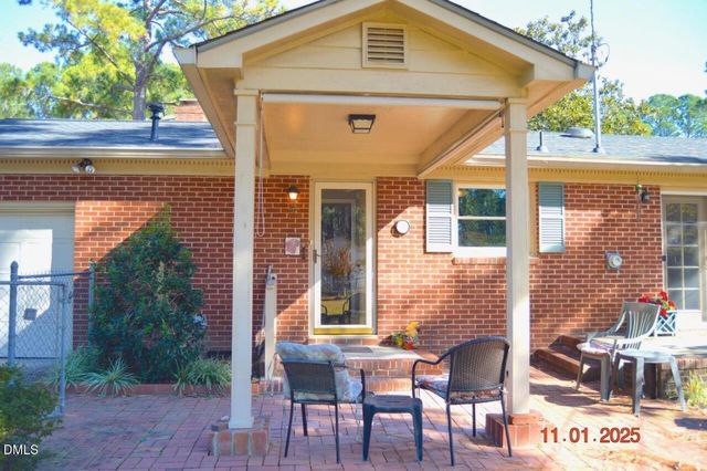 102 E Stevens Street, Smithfield, NC 27577