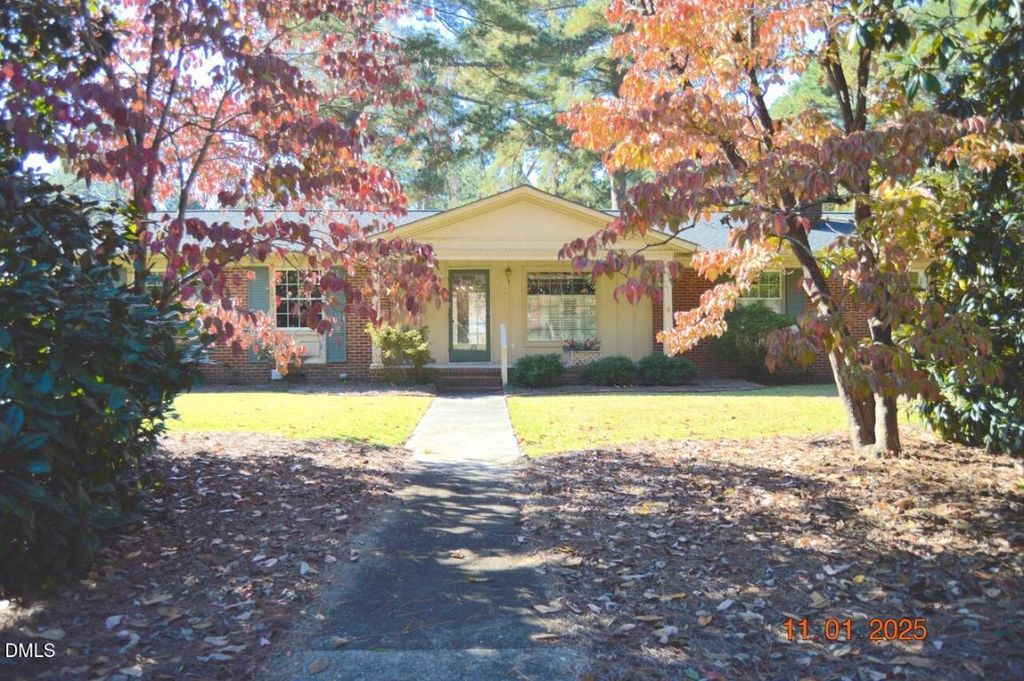 102 E Stevens Street, Smithfield, NC 27577