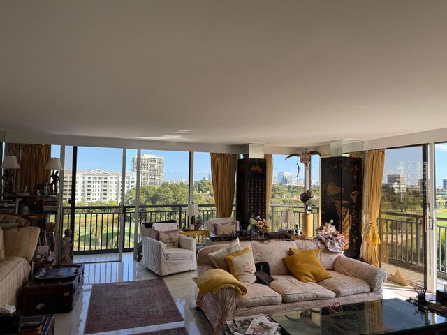 2427 Presidential Way 803, West Palm Beach, FL 33401