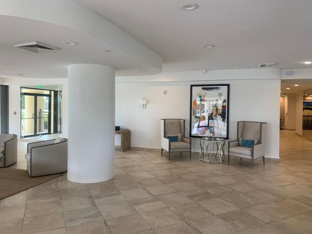 2427 Presidential Way 803, West Palm Beach, FL 33401