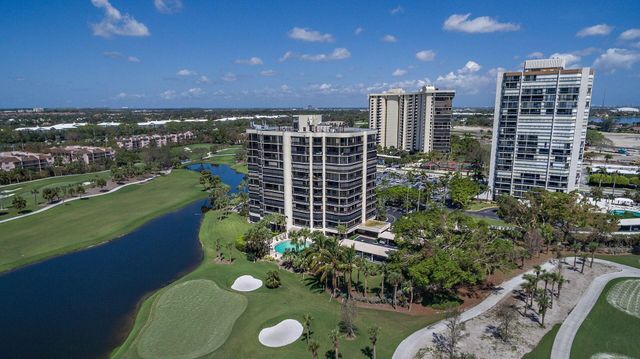 2427 Presidential Way 803, West Palm Beach, FL 33401