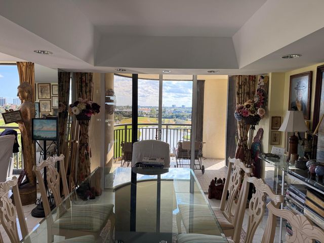 2427 Presidential Way 803, West Palm Beach, FL 33401