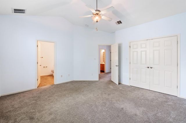 512 Eberhart LN 1905, Austin, TX 78745