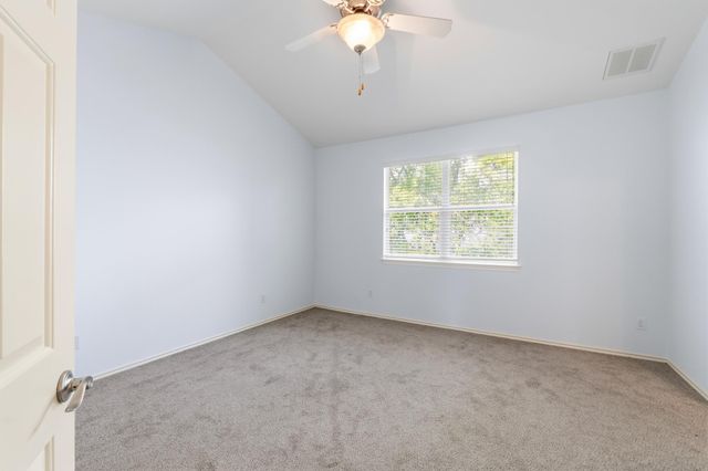 512 Eberhart LN 1905, Austin, TX 78745