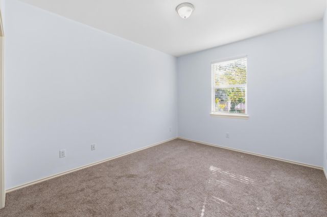 512 Eberhart LN 1905, Austin, TX 78745