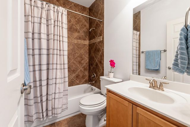 512 Eberhart LN 1905, Austin, TX 78745